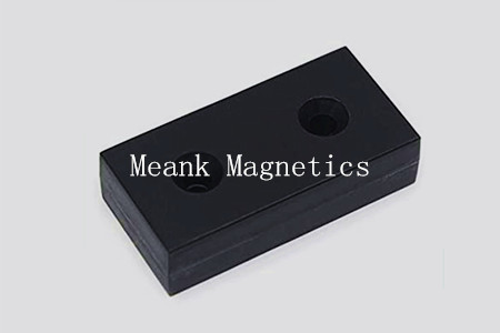 50.8x25.4x12.7mm rektangulær plastisk beklædt neodym magneter med kontrasunket hul